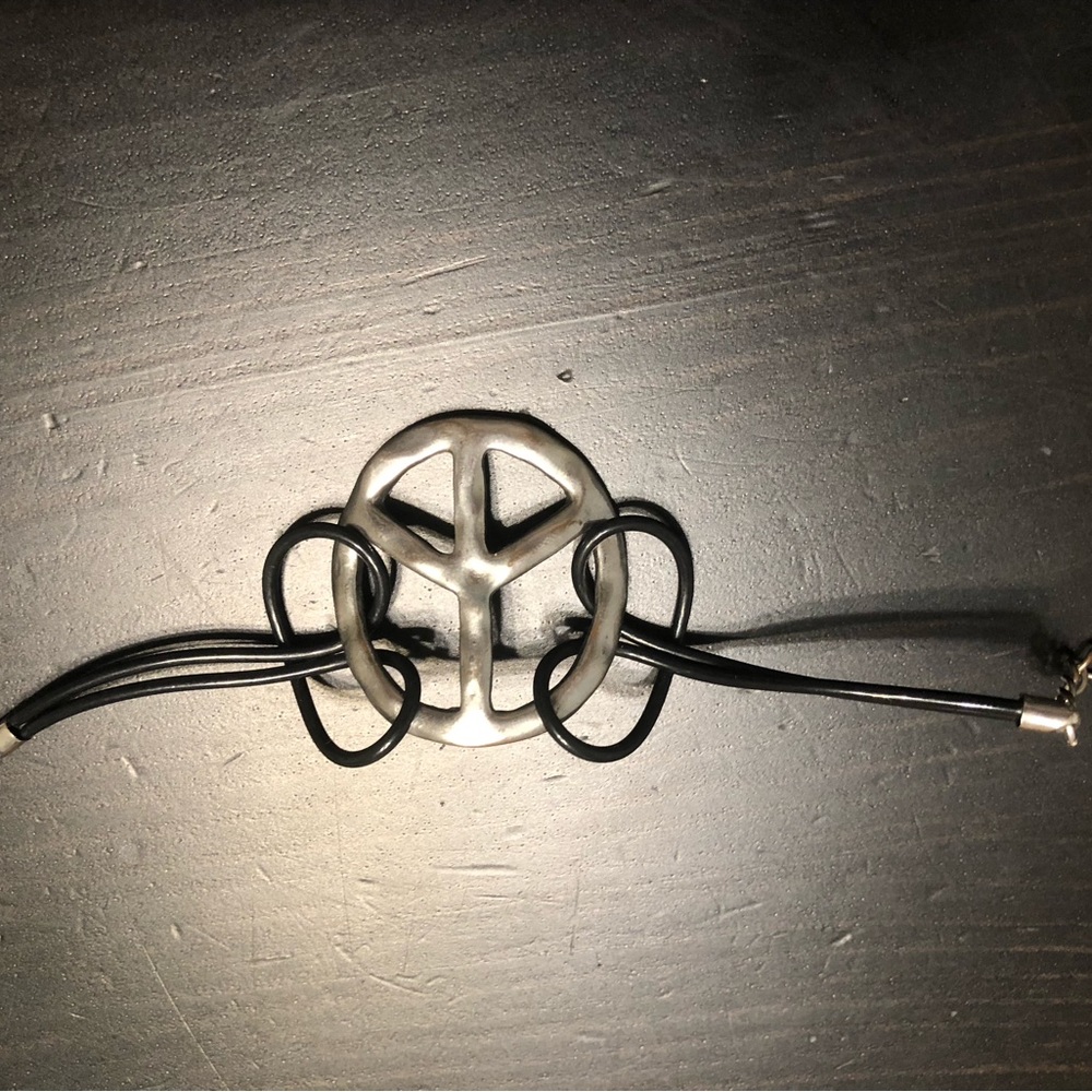 Peace sign ☮️ ✌🏻 bracelet